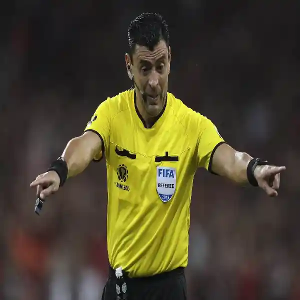 Peran Wasit dalam Menjaga Fair Play